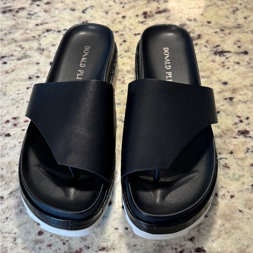 $158 NEW DONALD PLINER
Fifi Platform Slide Sandals Women's Shoes In Black Size 7